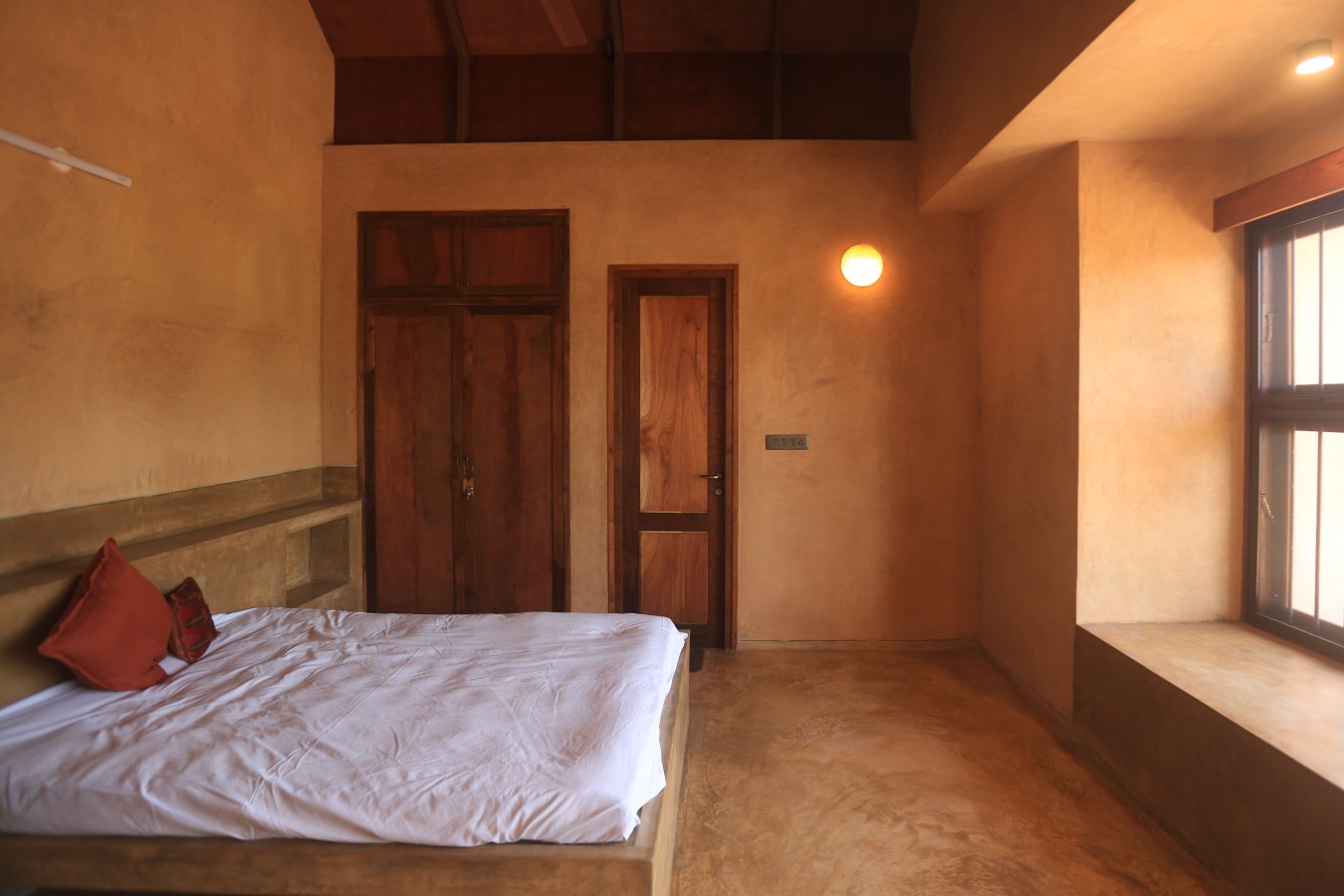 Earthy finishes in a bedroom